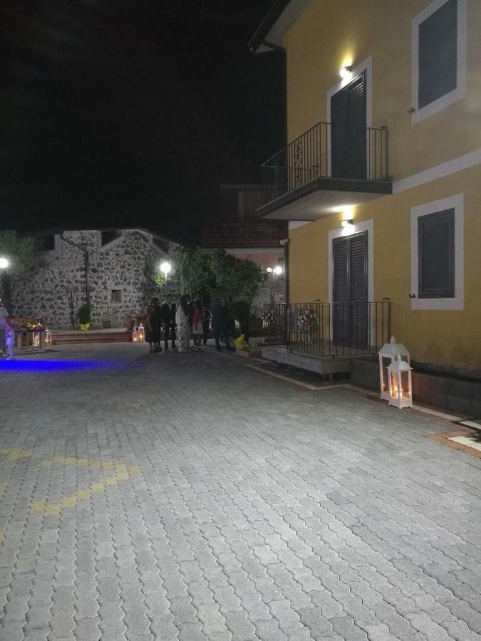 Bed and Breakfast I Colori Dell'Etna Сан-Джованни-ла- Пунт Экстерьер фото